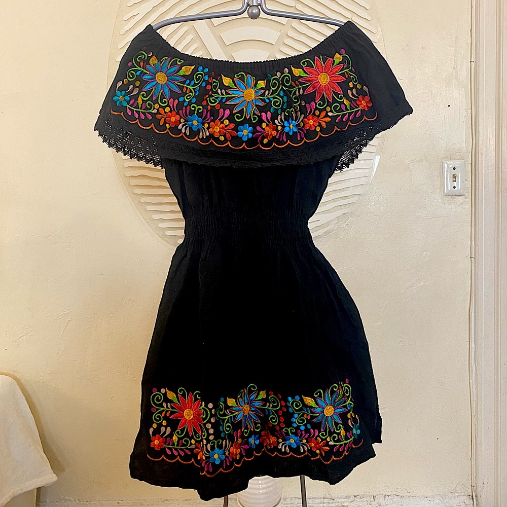 Off The Shoulder Mexican Embroidery Dress